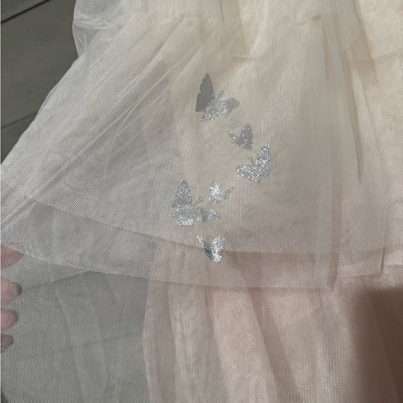 Elegant Cream Layered Skirt - Picture 5 of 6